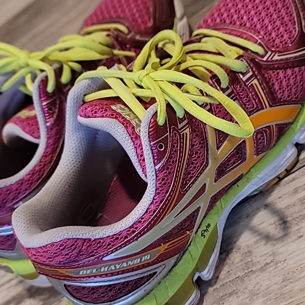 Asics Gel Kayano Running Shoe - Picture 3 of 3